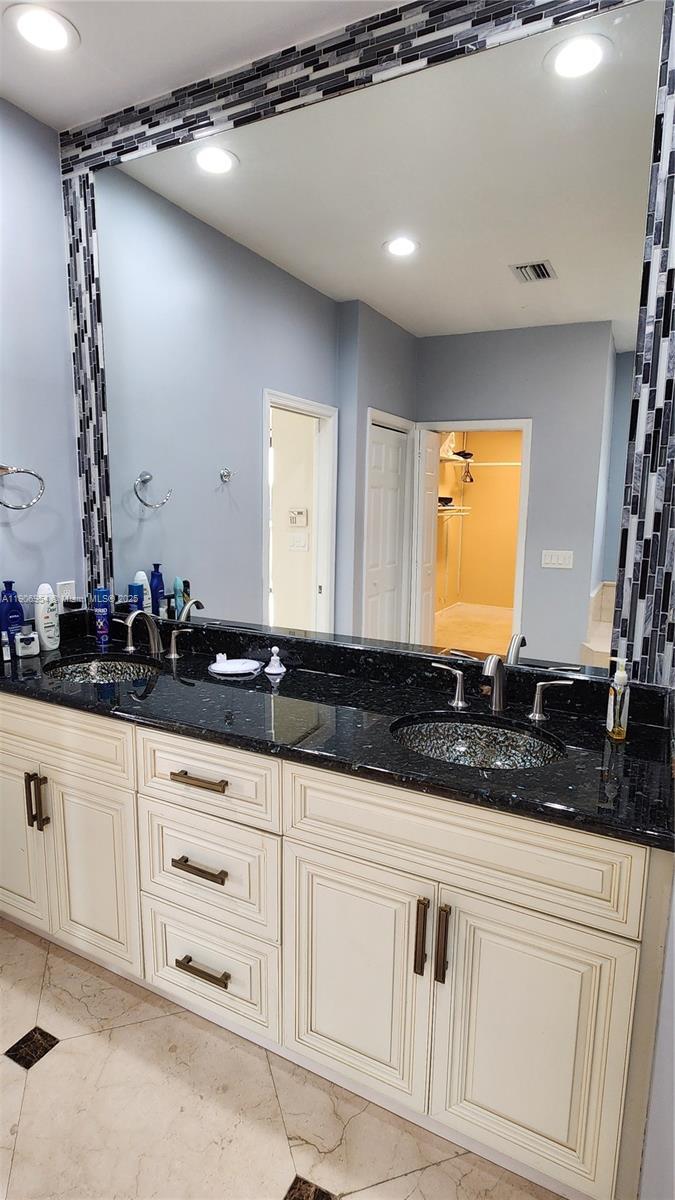 Building Photo - 718 Deer Creek Via Verona