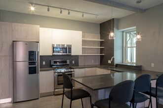 Building Photo - 1118 Park Ave