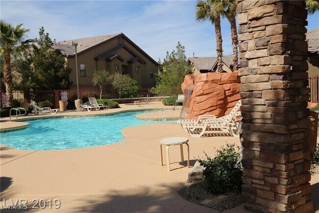 Building Photo - 8250 N Grand Canyon Dr