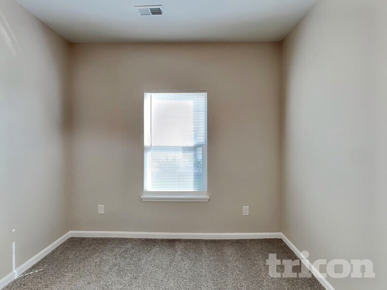 Building Photo - 10726 Crane Dr