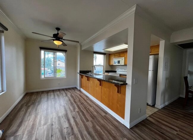 Building Photo - 4222 Menlo Ave