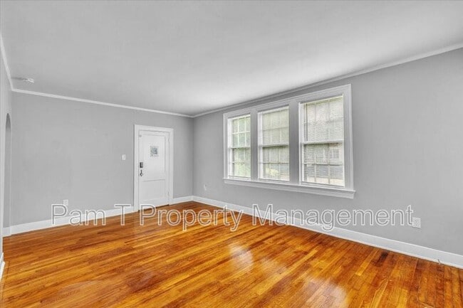 Building Photo - 740 E.45th St. #2