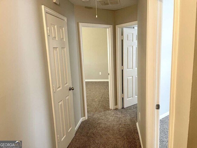 Building Photo - 7104 Merrywood Dr