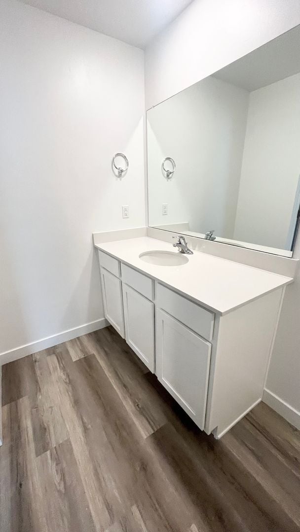 Building Photo - 3 Bedroom/2.5 Bathroom Townhouse in Magna