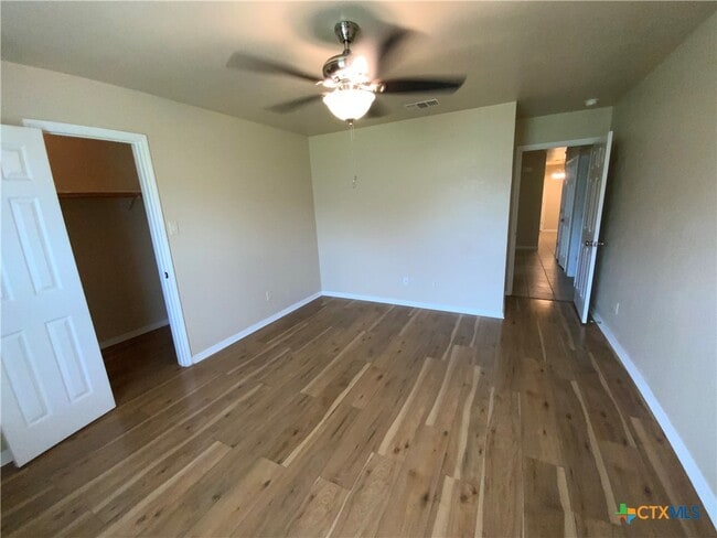 Building Photo - 1001 Leah Dr