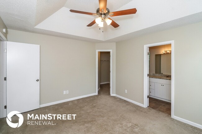 Building Photo - 1826 Killarney Dr SW