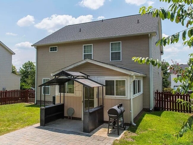 Building Photo - 450 Laurel Mist Ln