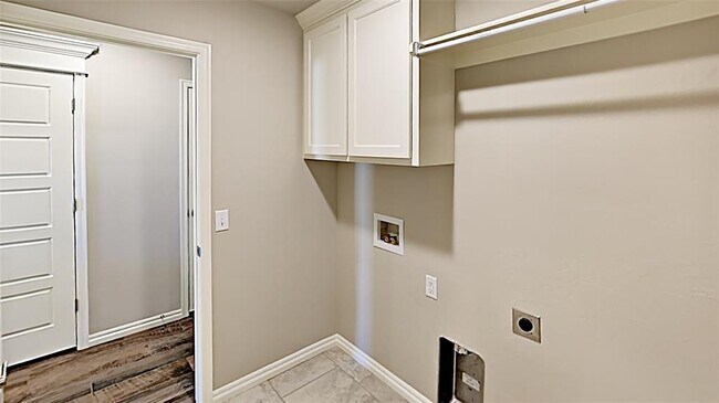 Building Photo - 2409 Ryder Dr