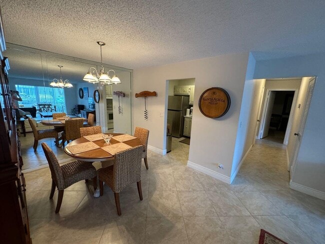 Building Photo - 6219 Bay Club Dr