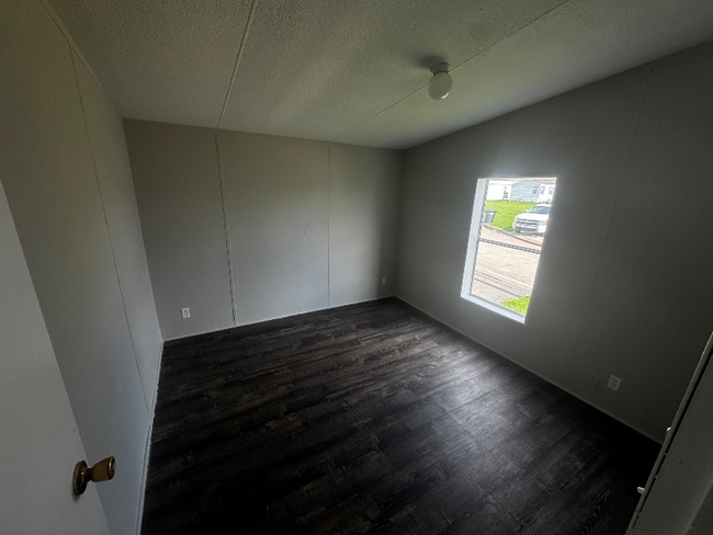 Building Photo - 151 Fox Meadow Dr