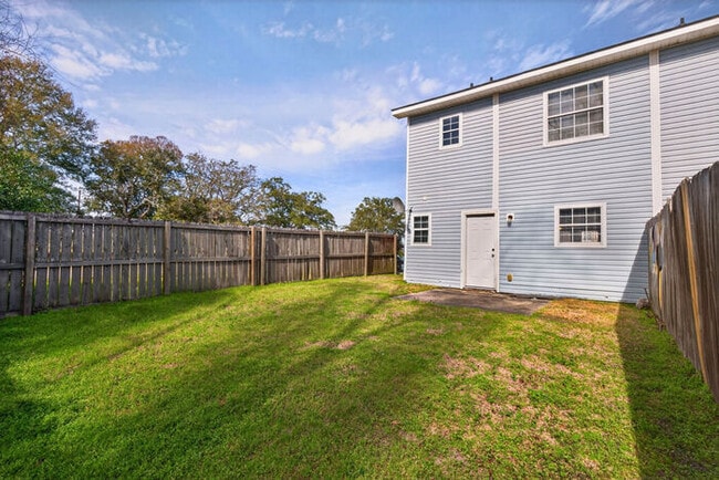 Building Photo - 1997 Todd Cove