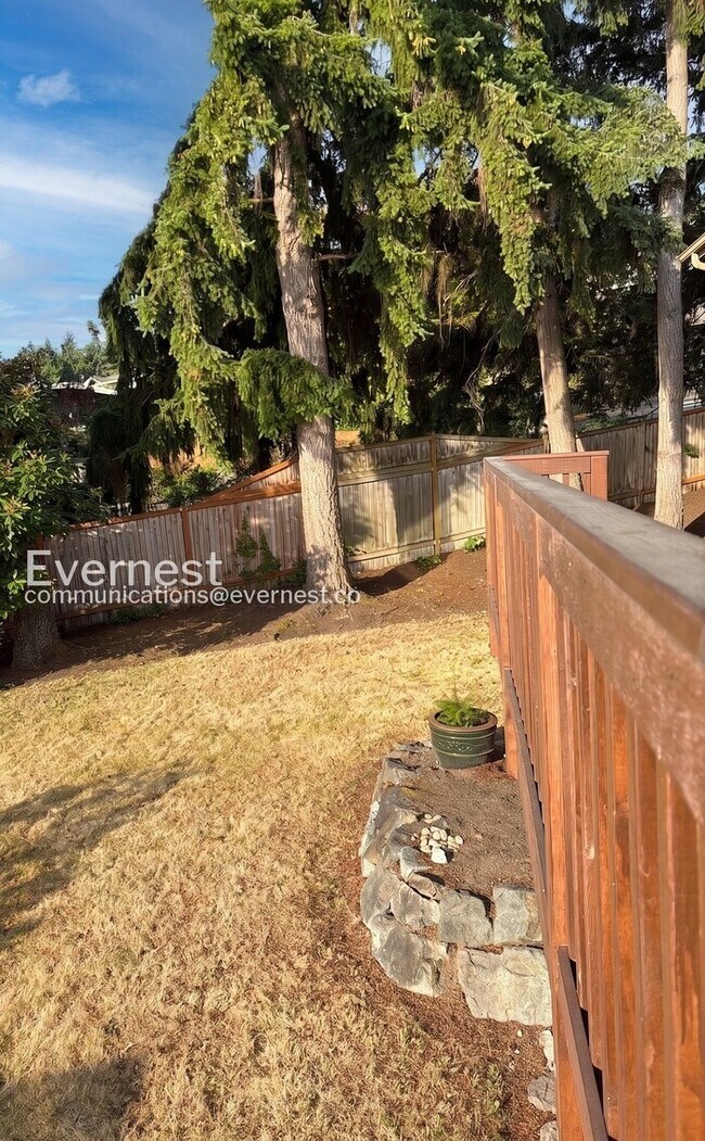 Building Photo - 4-Bed/2.5-Bath Home/ Voucher Accepted/ Available Soon!