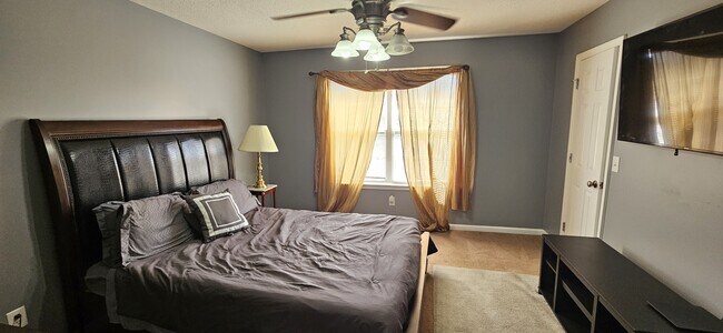 Building Photo - 312 Joe Walding Dr