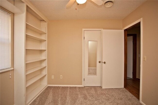 Building Photo - 311 Willow Ave