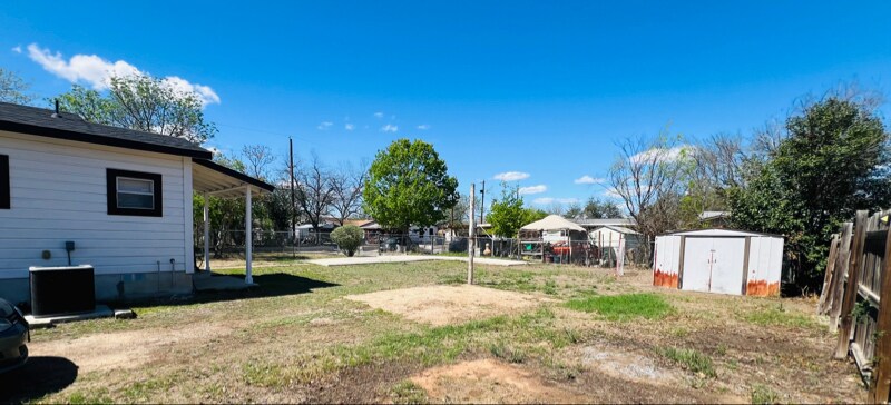 Building Photo - 1518 Huron St