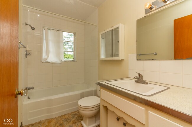 Building Photo - 701 Brewer Pl