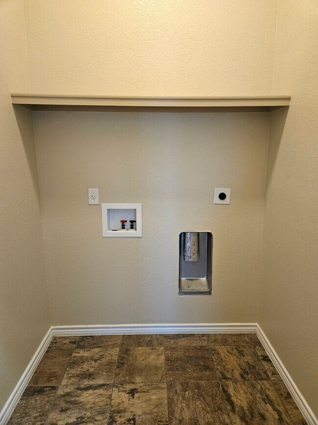 Building Photo - SLADECEK DUPLEX