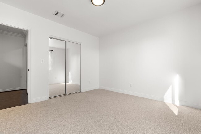 Building Photo - 1534 N Soto St