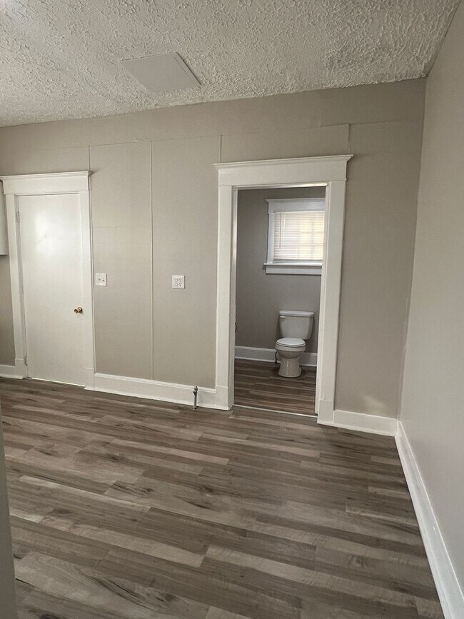 Building Photo - 400 N Grant Ave