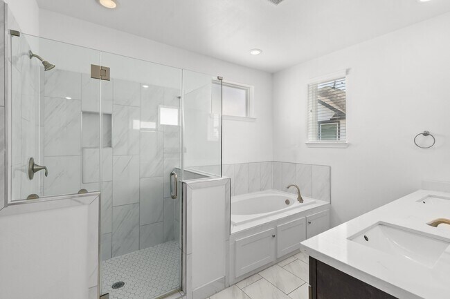 Building Photo - 2718 McGowen St