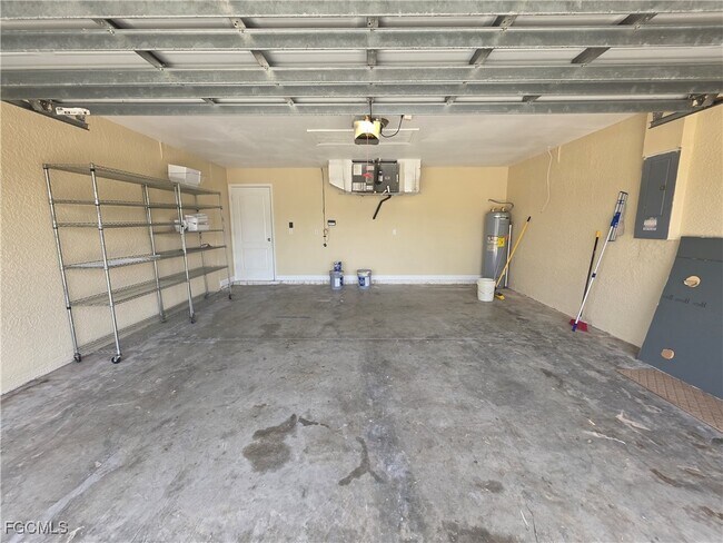 Building Photo - 4401 NE 21st Ct