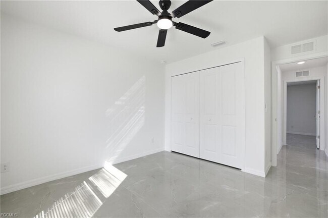 Building Photo - 416 Pinehurst Ave