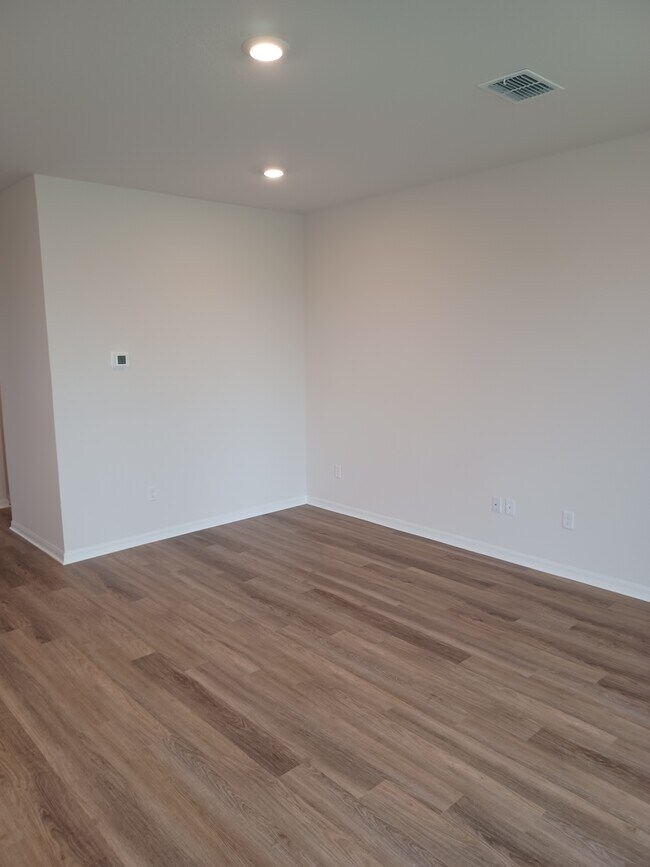 Building Photo - 12067 Kingsley Trl