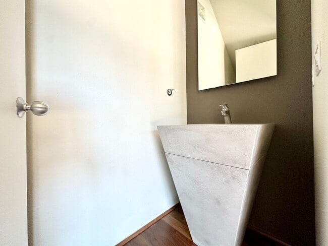 Building Photo - AVAILABLE NOW! 3-bedroom / 3.5 Bathroom Condo with Private Pool & Spa located in 48 & BARISTO!