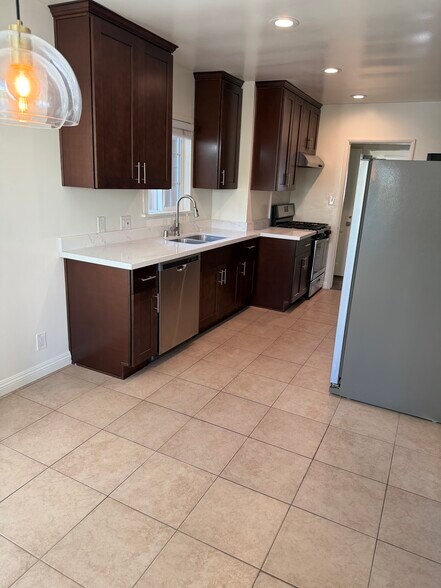 Building Photo - 4114 Jasmine Ave