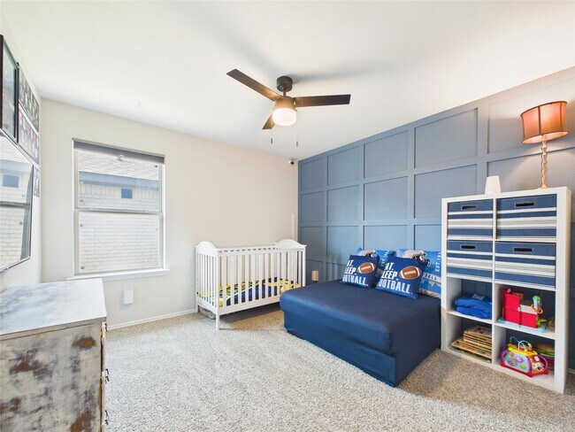 Building Photo - 11020 33rd Ave N