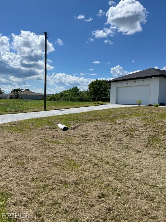 Building Photo - 2207 NW 25th Ln