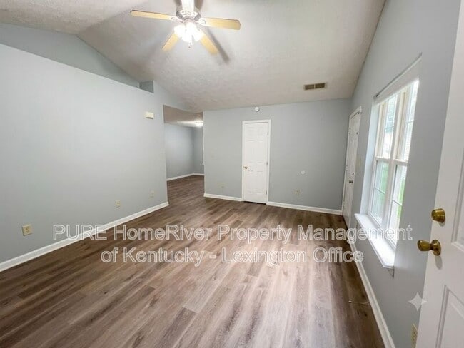 Building Photo - 1034 Marshall Park Dr