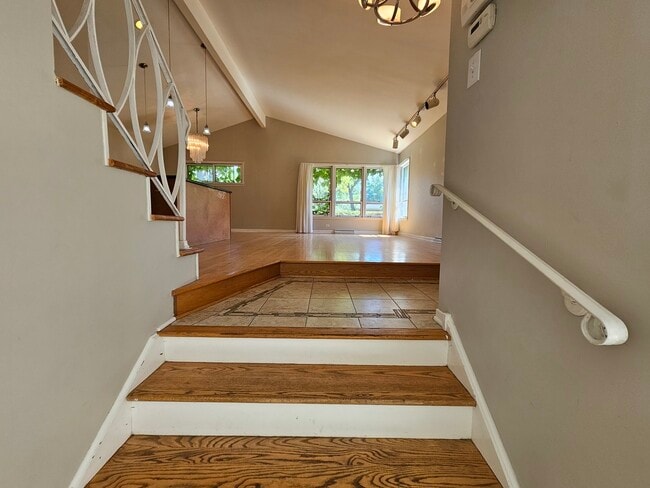 Building Photo - 9924 Crawford Ave