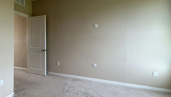Building Photo - 13781 Wineberry Dr