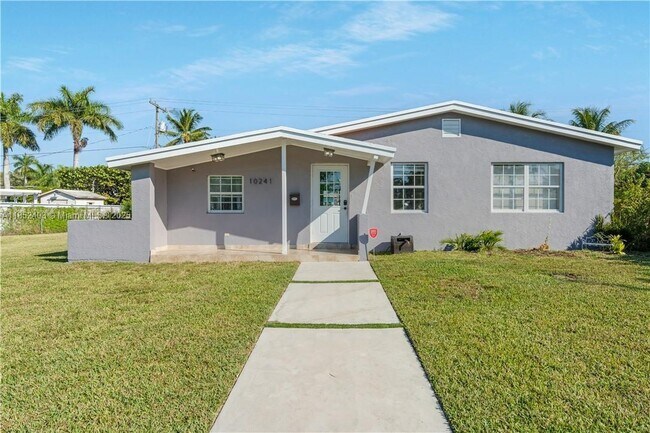 Building Photo - 10241 Dominican Dr