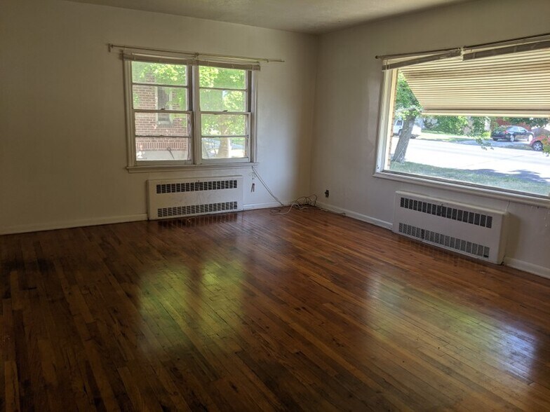 Building Photo - 275 E 500 N