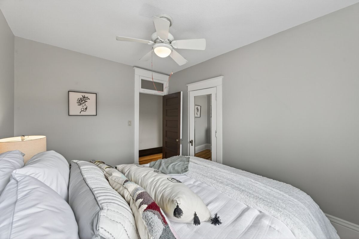 Building Photo - 722 Grand Ave