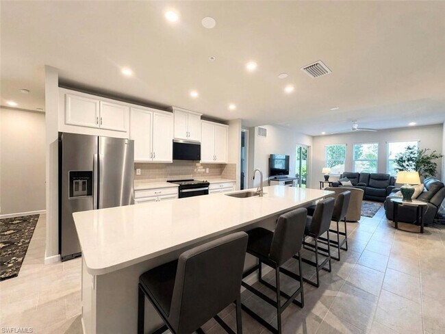 Building Photo - 4660 Arboretum Cir