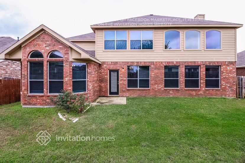 Building Photo - 2360 Merlin Dr