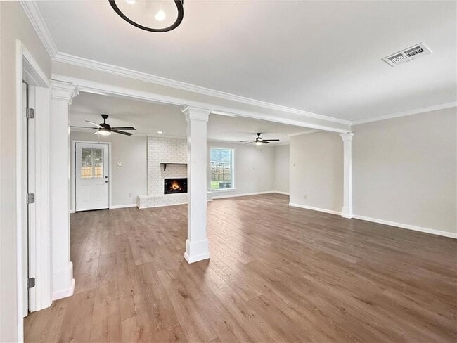 Building Photo - 2733 W Friendship Dr