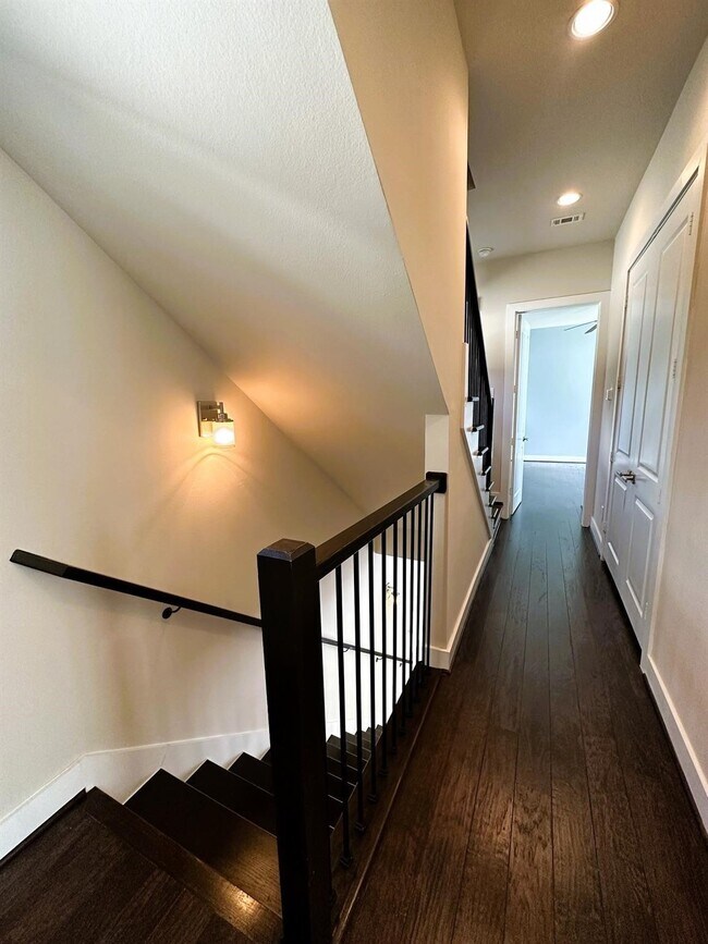 Building Photo - 4406 Eli St