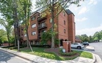 Building Photo - Very well maintained and extra large 3BR 2BA condo moments to Marc Train in Downtown Gaithersburg