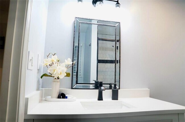 Building Photo - 3812 Clovis Ct NW