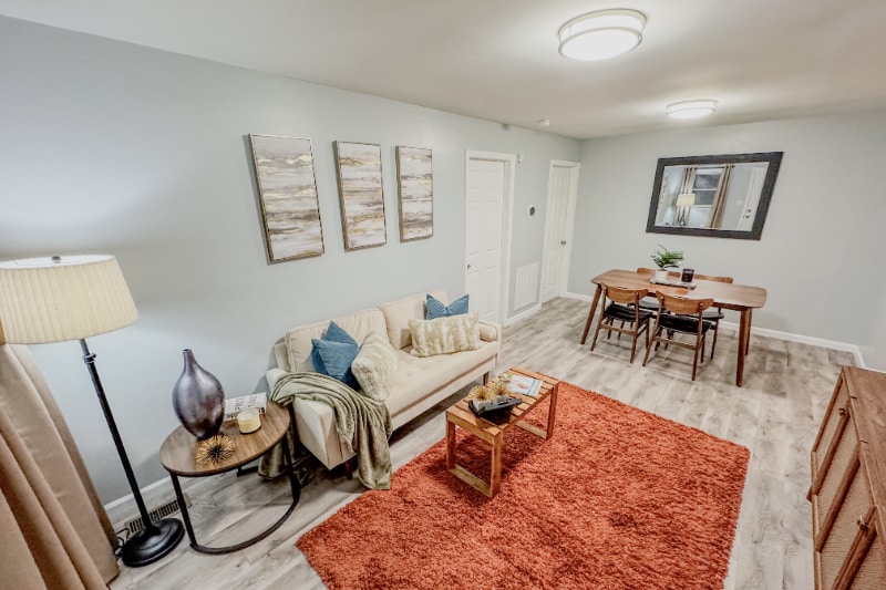 Building Photo - 618 Troy St