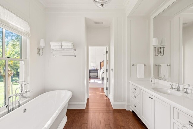 Building Photo - 989 Rutherford Rd