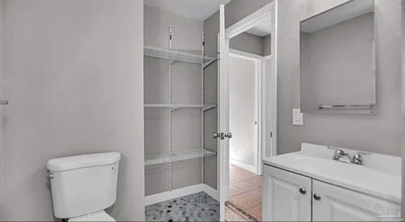 Building Photo - 22 Adkinson Dr