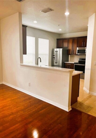 Building Photo - 10777 Garden Lily Dr
