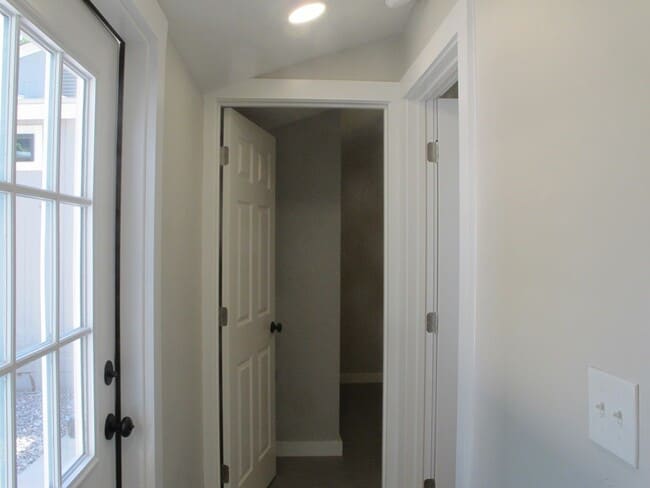 Building Photo - 412 Lucille St