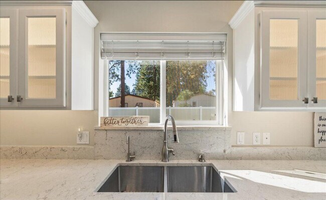 Building Photo - 4995 N Tasman Dr