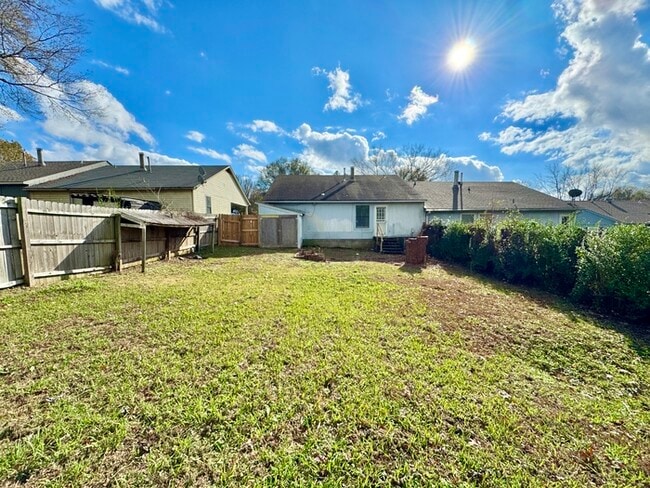 Building Photo - 6506 Wimble Rd